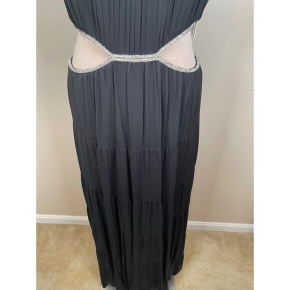 Alice + Olivia Myrtice Crystal Embellished Cutout Pleated Black Maxi Dress Sz 8 - Picture 5 of 9